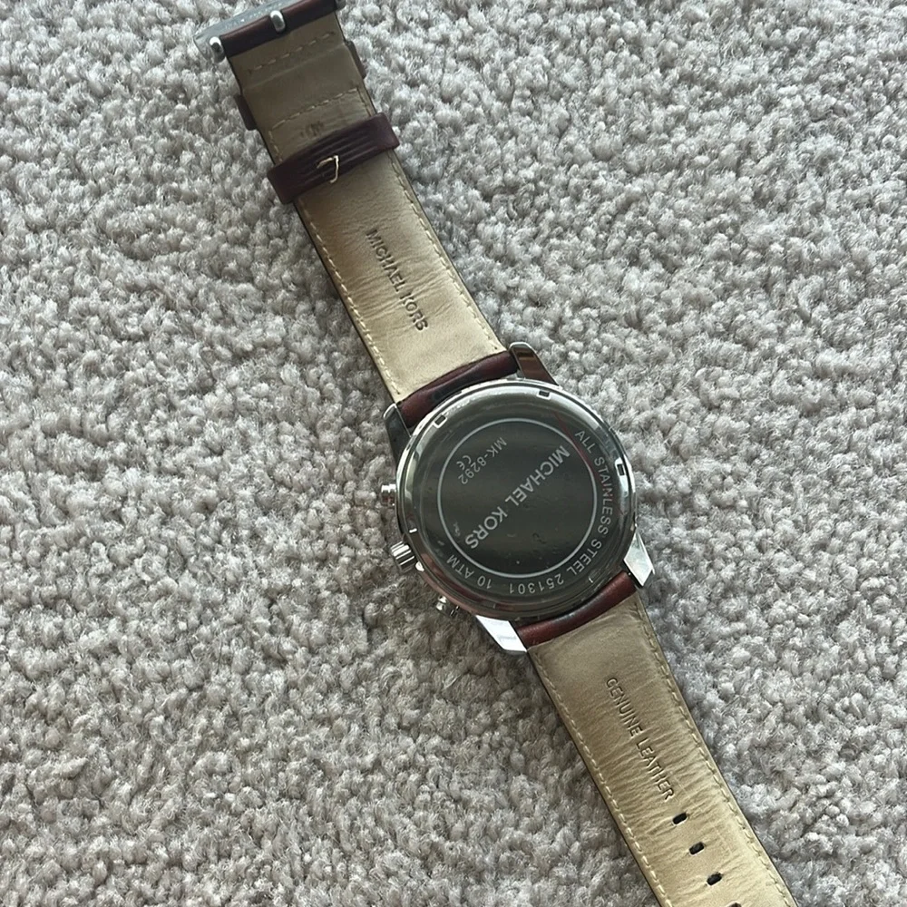 Men’s Michael Kors Watch with leather band - Picture 5 of 5